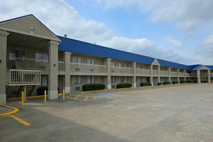 Baymont by Wyndham McAlester Hwy 69