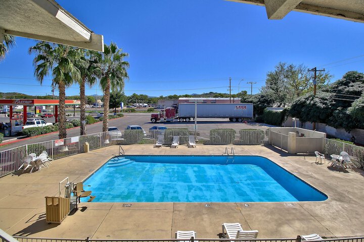 Motel 6 Nogales AZ - Mariposa Road