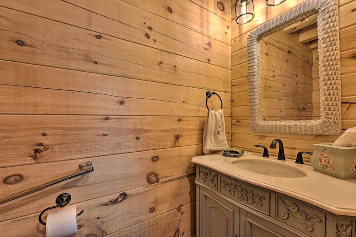 Spacious Pearl Lake Retreat w / Yard & Private Dock