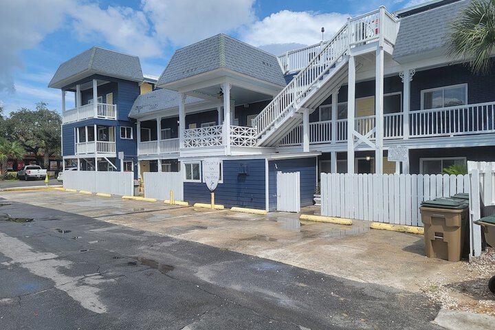 Atlantis Inn