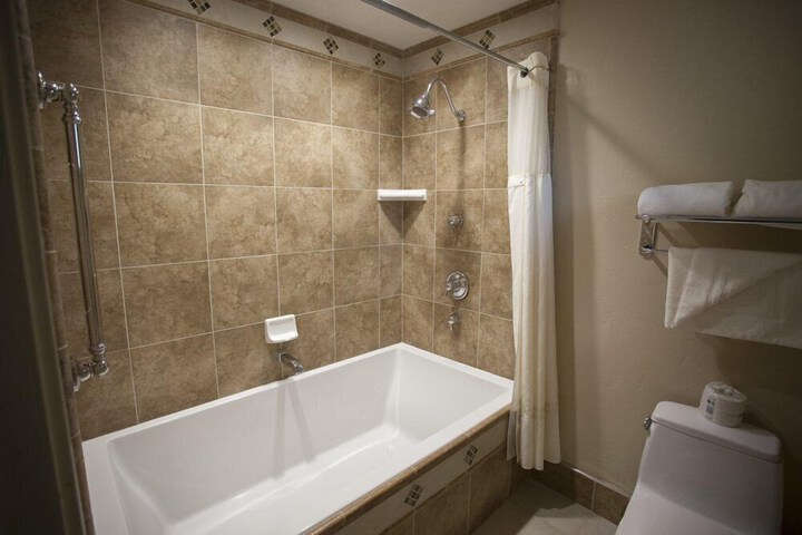 Room 20 of 38