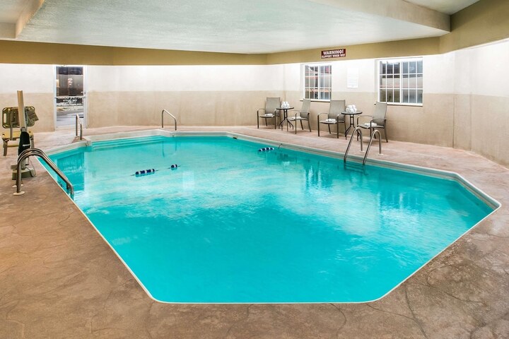 Pool 4 of 26