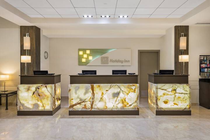 Hotel 5 of 65