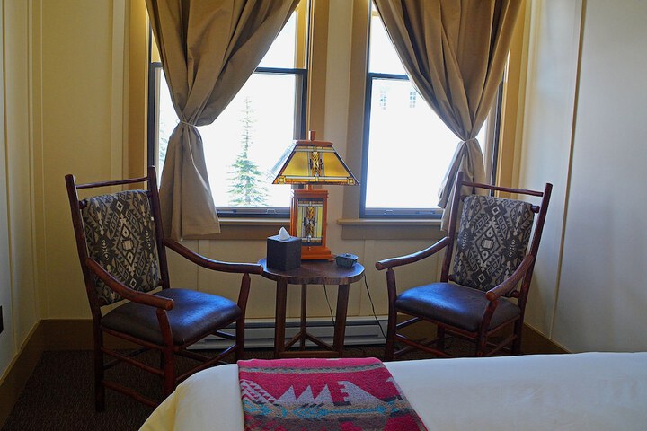 Paradise Inn
