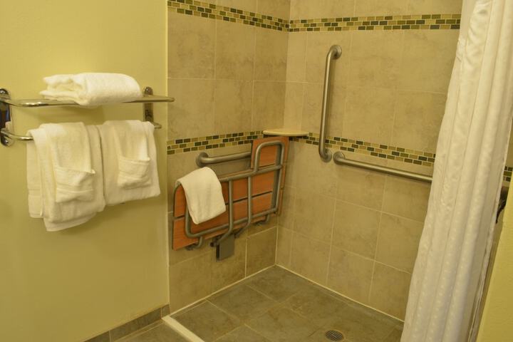Holiday Inn Express Waterloo Cedar Falls by IHG