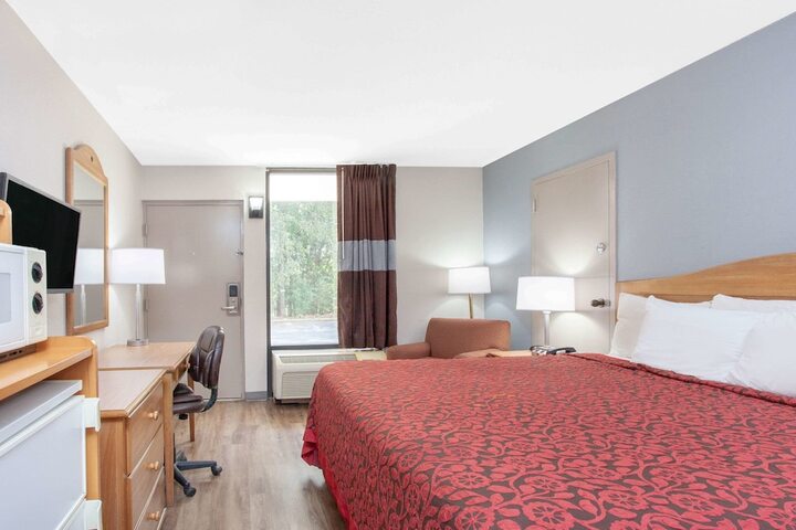 Room 8 of 20