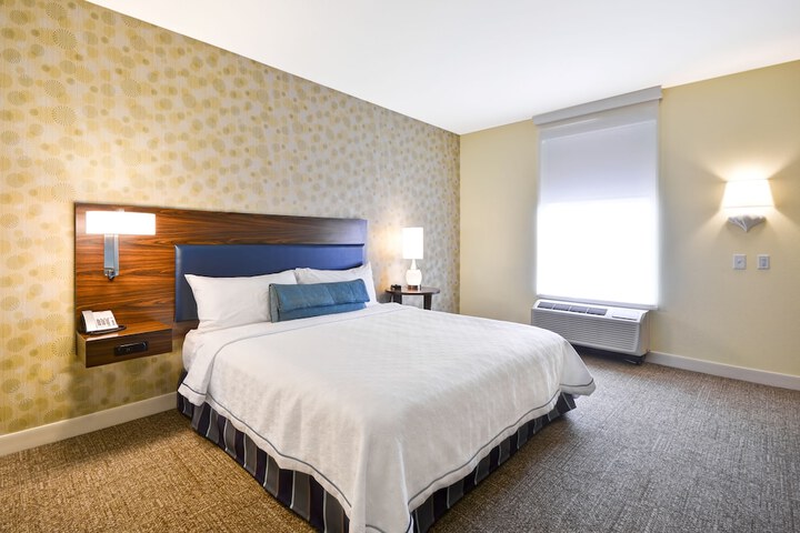 Room 26 of 40
