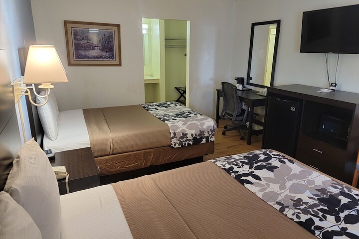 Room 15 of 18