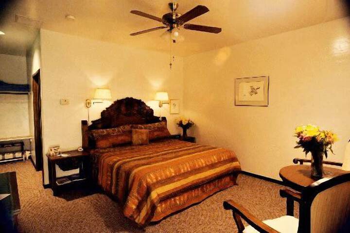 Room 16 of 38