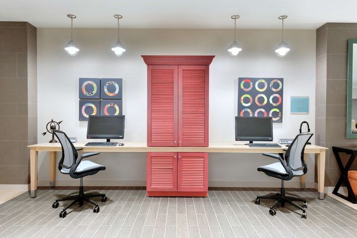 Business Center 34 of 35