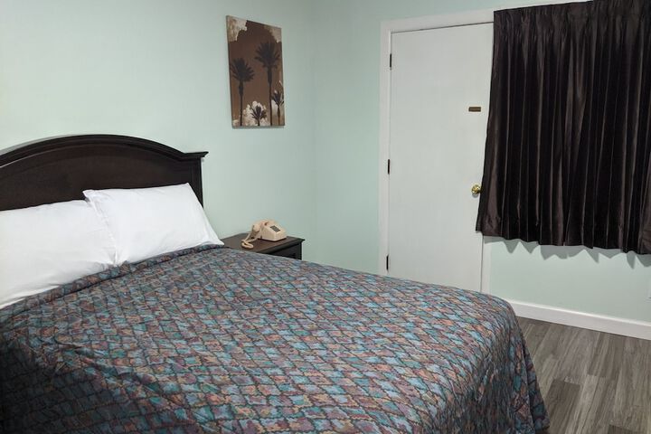 Room 8 of 15
