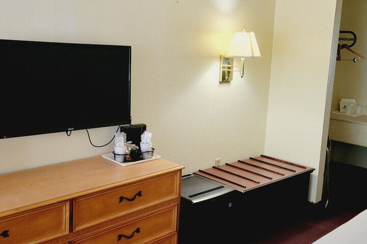 Room 18 of 23