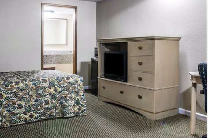 Room 14 of 21