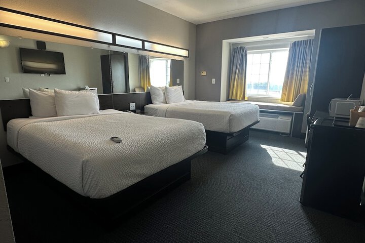 Microtel Inn & Suites by Wyndham Quincy Downtown / River Area