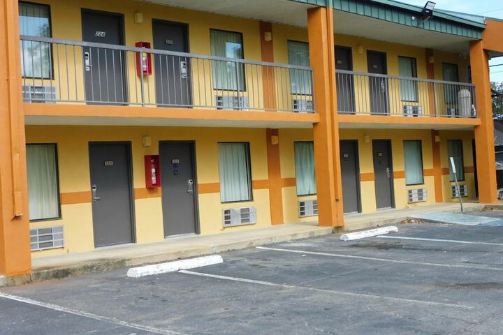 Hotel 7 of 38