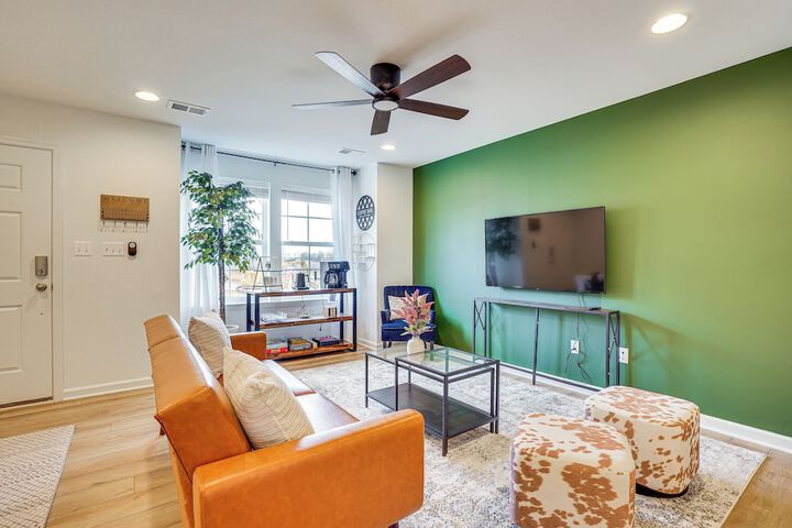 Great for Families! Townhome 9 Mi to Harpers Ferry
