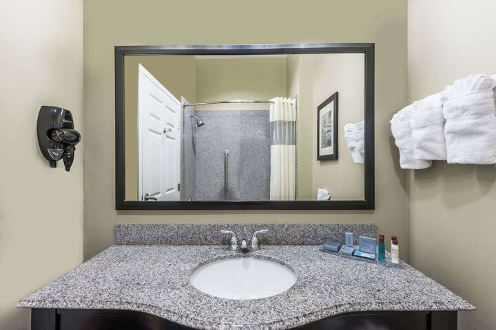 Wingate by Wyndham Lake Charles Casino Area