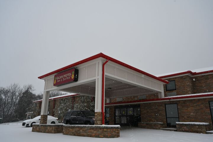 Giles Hotel Inn & Suites
