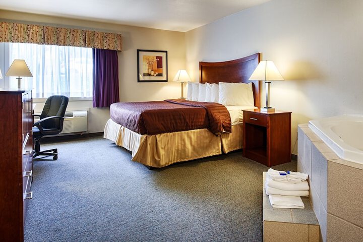 Room 7 of 19