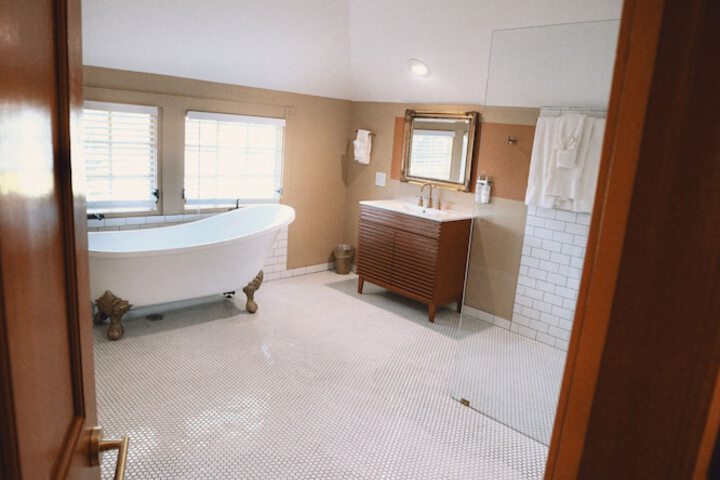 Room 18 of 126