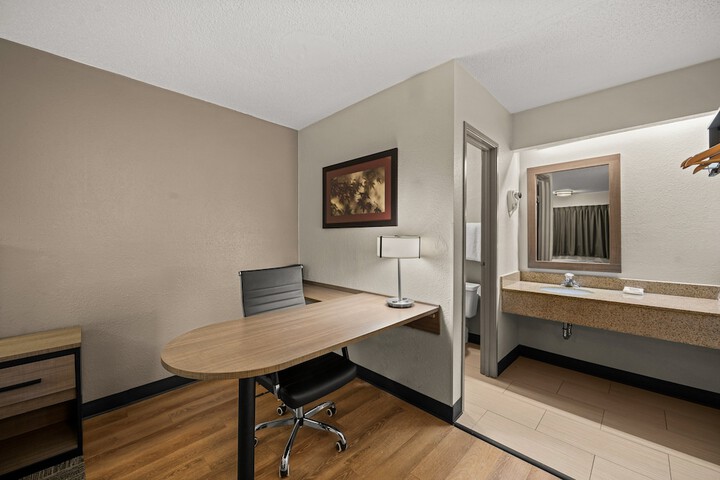 Room 32 of 32