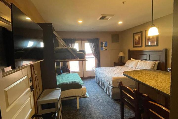 Morning Star Lodge - Hosted by Linda