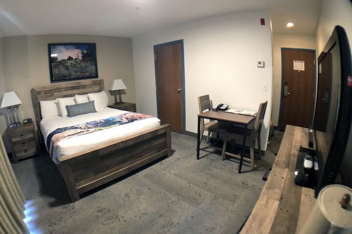 Room 26 of 84