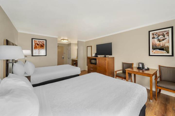Best Western Plus Northwoods Inn