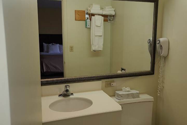 Room 13 of 21