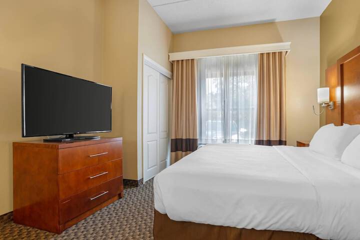 Comfort Suites Tallahassee Capitol - University Area