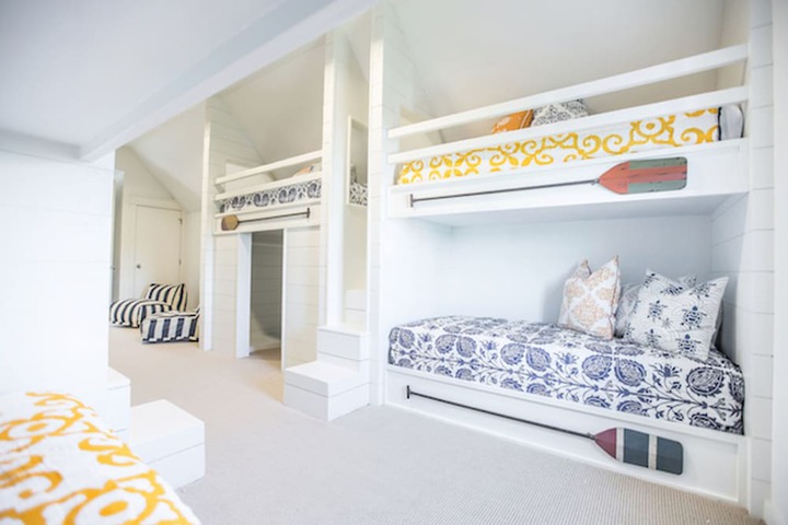 Room 11 of 24