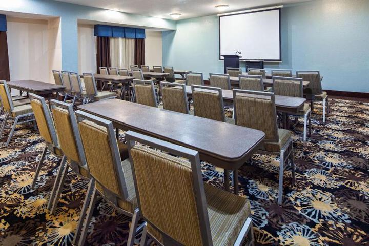 Best Western Plus Northwest Inn & Suites