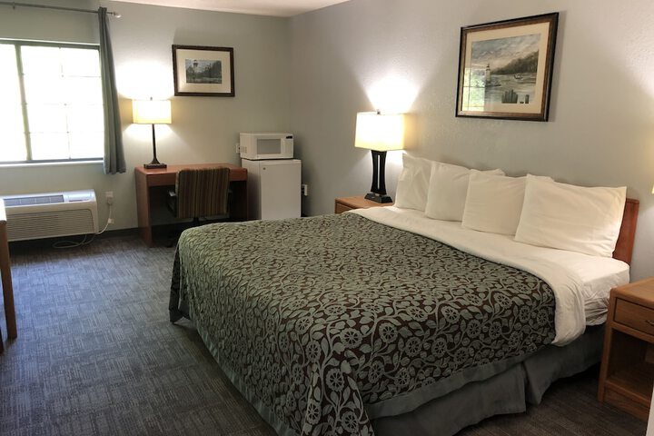 Room 60 of 76