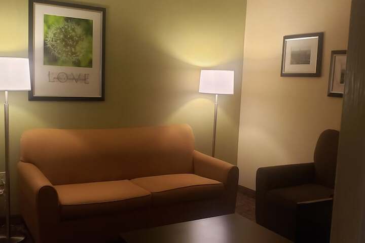 Room 32 of 39