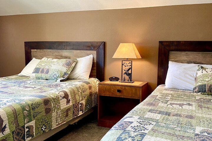 Moosehead Lodge & Cabins