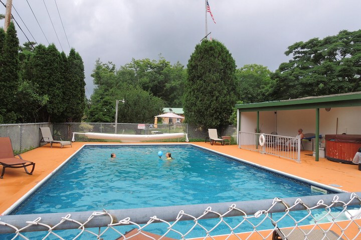 Shorelands Guest Resort and Cottages