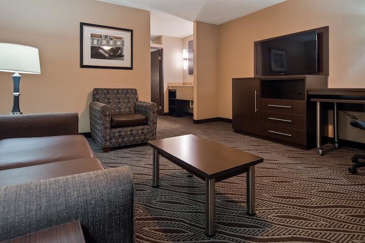 Best Western Plus Galleria Inn & Suites