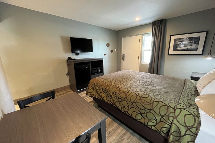 Room 19 of 32