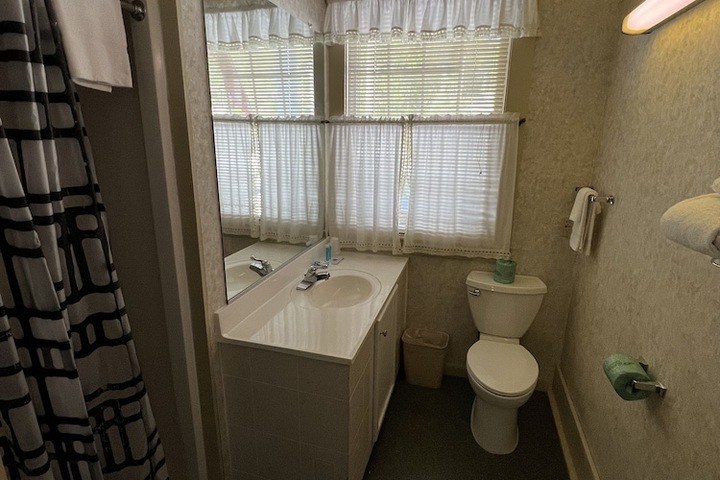 Room 17 of 28