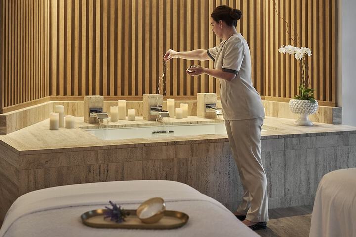 Four Seasons Hotel New Orleans