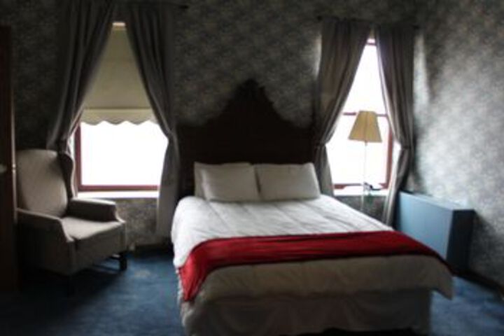 Historic Calumet Inn
