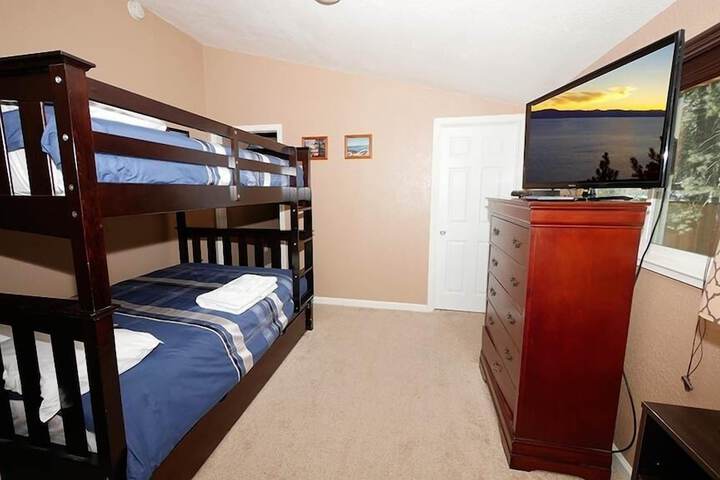 Room 8 of 14