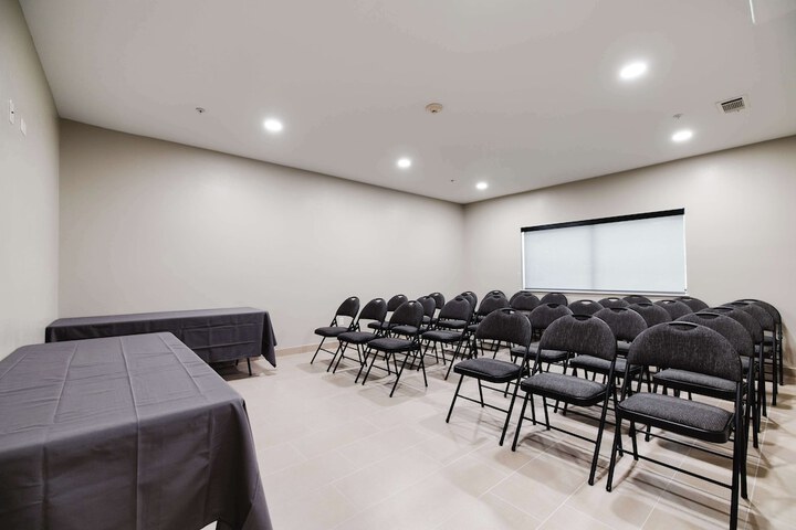 SureStay Studio by Best Western Conroe Downtown
