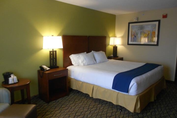Room 38 of 62