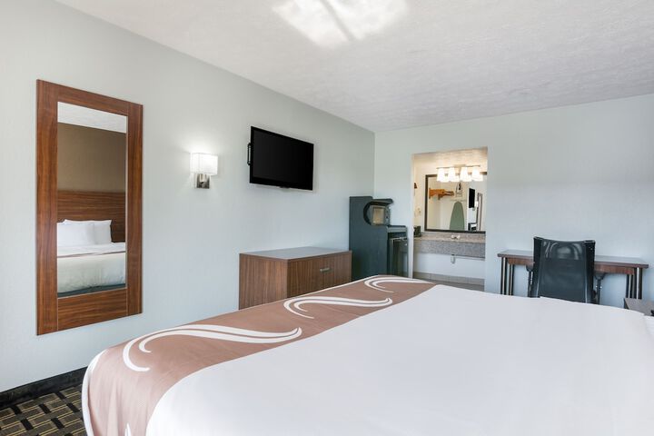 Room 18 of 37