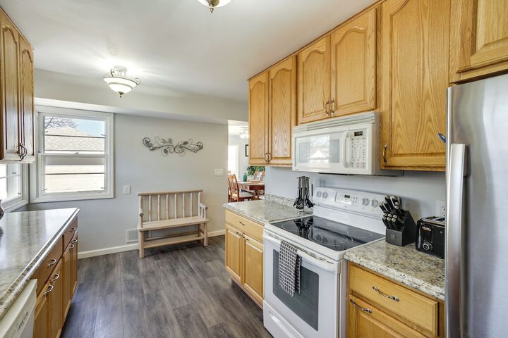 Inviting Minneapolis Vacation Rental w / Game Room!