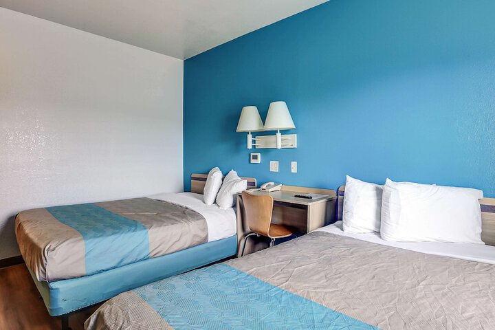 Room 21 of 27