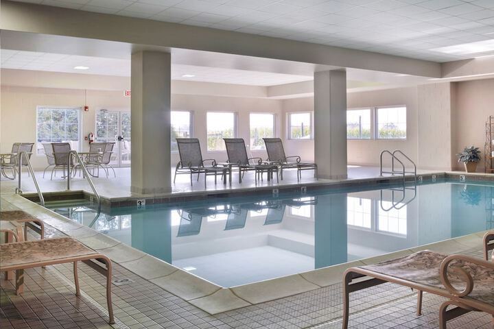 AmishView Inn and Suites