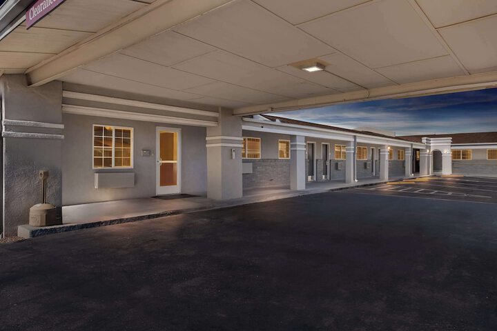 Econo Lodge Inn & Suites Santa Rosa