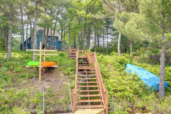 Lakefront Minocqua Getaway: Dock Game Room!